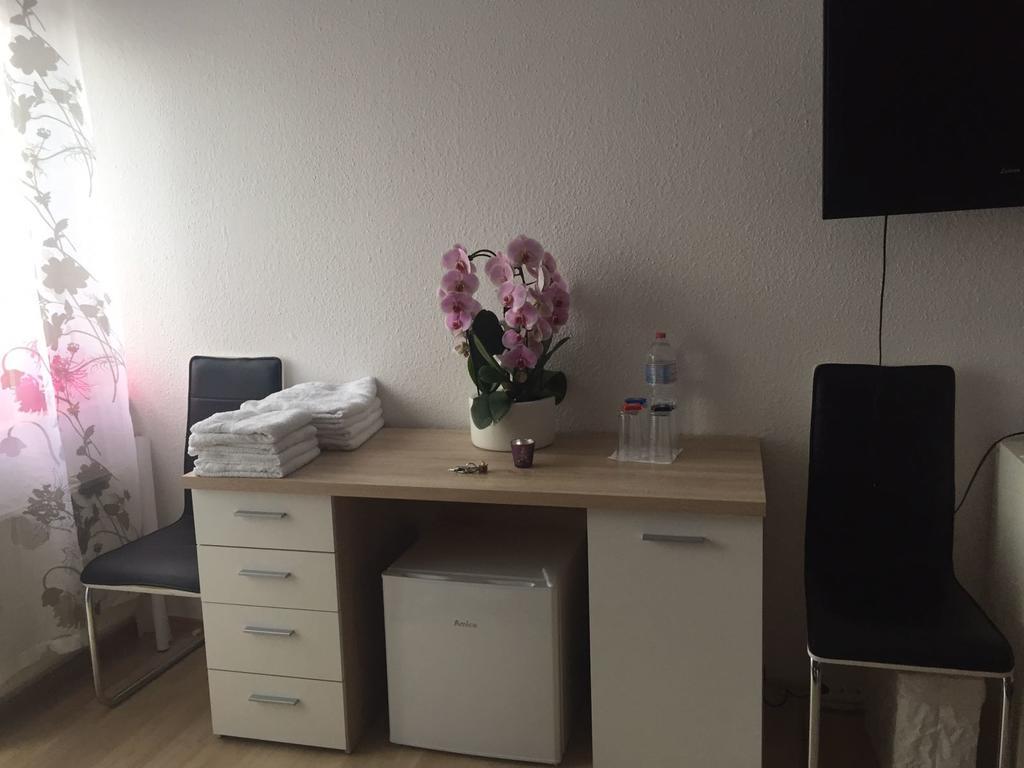 Privatzimmer Am Rathaus Kassel Luaran gambar